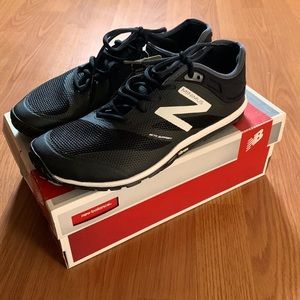 Brand new, still in box New Balance WX20v6 Minimus size 9.5